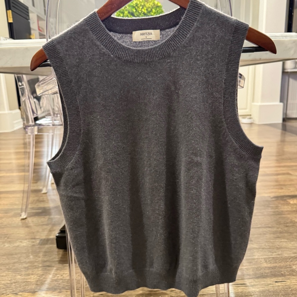 Aritzia Gray Women’s Sweater Vest